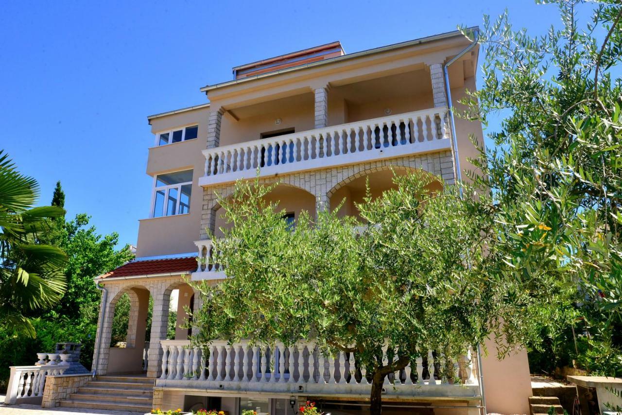 Villa Rea Malinska Exterior photo